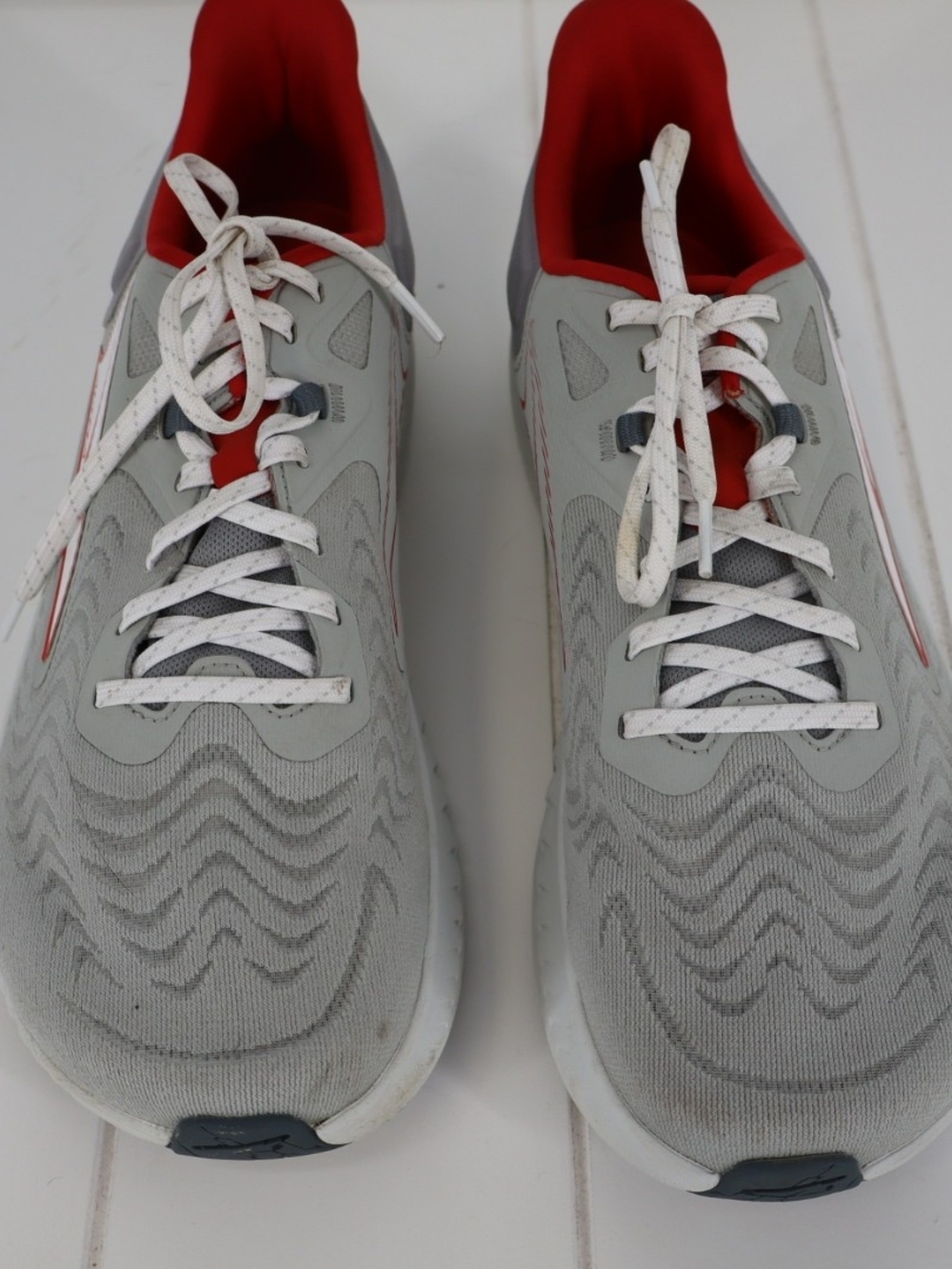 Altra Torin 7 Running Shoes Men’s 10.5 Gray Red Zero Drop Road Running - Picture 3 of 12